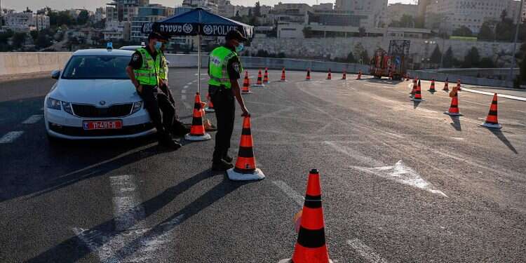 Cabinet backs full lockdown as corona outbreak proves relentless  