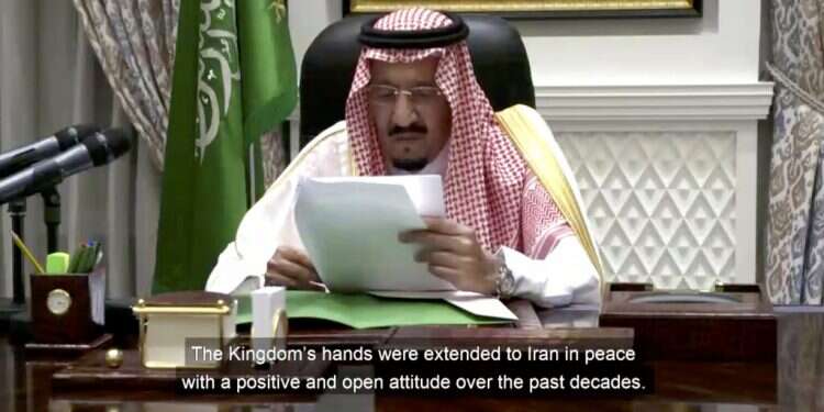 Saudi king makes rare appearance at UN, sends message of peace