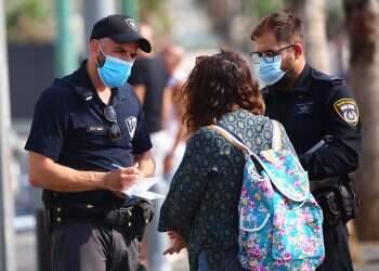 Israel Police hand out over 2,800 fines for COVID violations