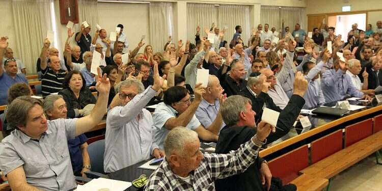 Histadrut threatens general strike before Rosh Hashanah