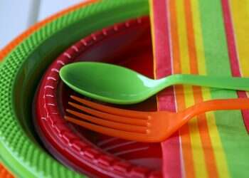 Government ministries declare war on plastic