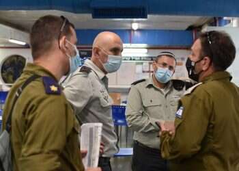 In first, IDF doctors to treat civilian corona patients