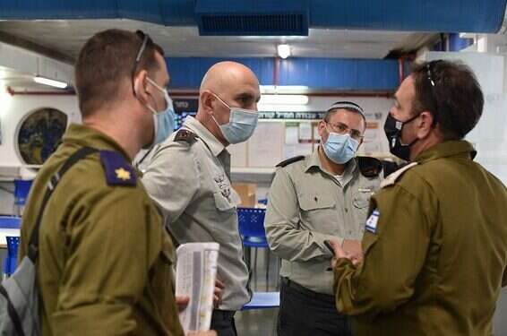 In first, IDF doctors to treat civilian corona patients