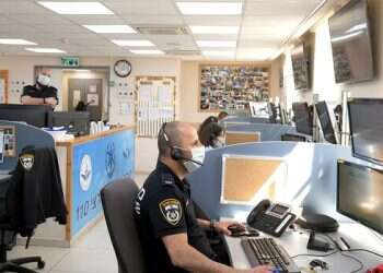 Record 2.5 million Israelis call police info center over corona directives