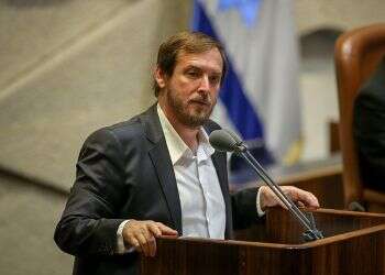 Tourism minister resigns over COVID curbs on protests