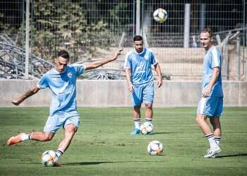 Soccer leagues in Israel, UAE sign working agreement