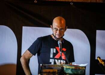 A magic carpet ride over the anti-Netanyahu protests