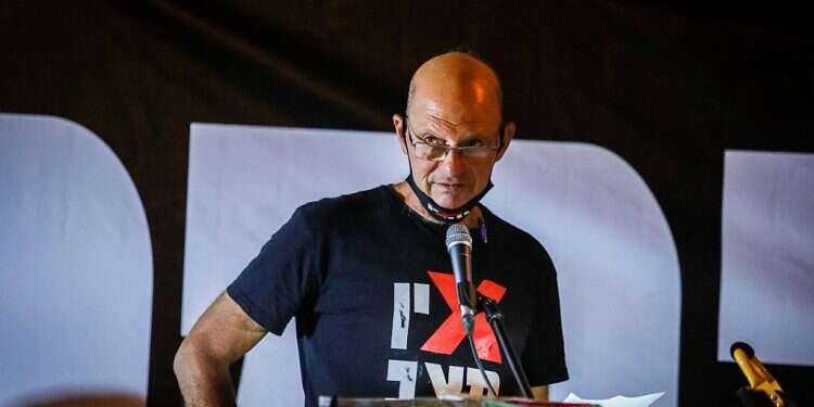 A magic carpet ride over the anti-Netanyahu protests