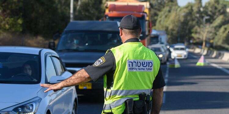 Poll: Public faith in police drops amid 2nd lockdown