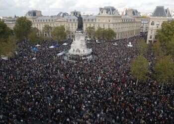 French hold nationwide tributes to beheaded teacher