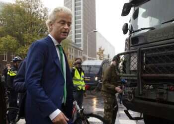 Erdogan sues Dutch anti-Islam lawmaker for insults