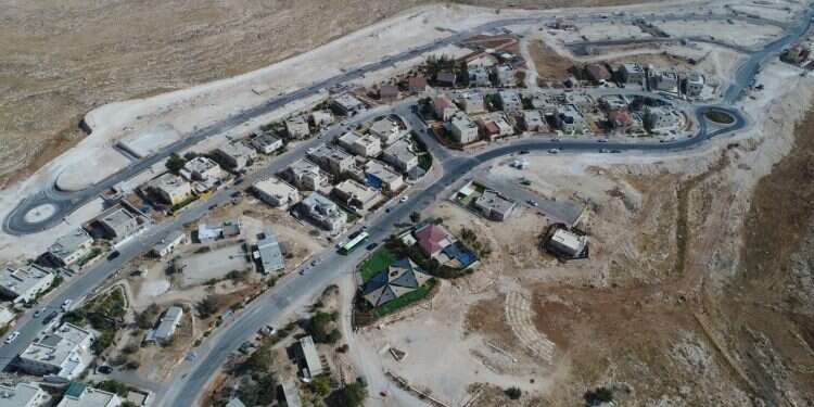 Settler leaders praise decision to approve new construction