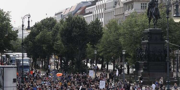 European Jews face new threat in wake of COVID-related antisemitism