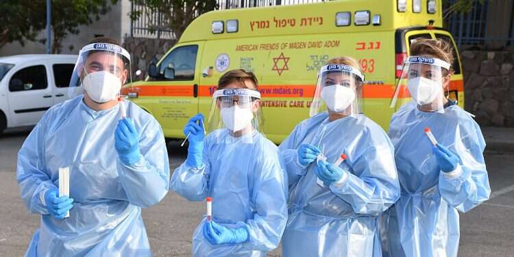 861 new COVID cases identified; Eilat opens for business