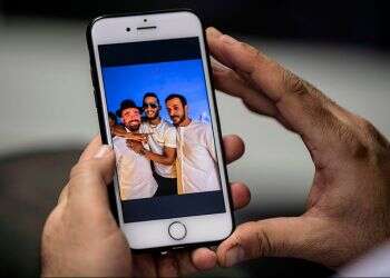 Egyptian singer in hot water after embracing Israeli performer