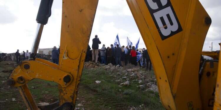 Rightists protest EU officials' visit to site of planned east Jerusalem suburb expansion