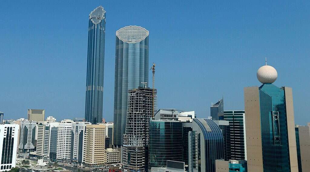 Report: UAE halts new visas to citizens of 13 Muslim-majority states