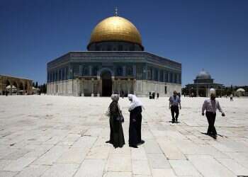 Police bar radical sheikh from Temple Mount