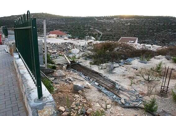 Will government implement plan to regulate both Israeli and Palestinian land in Area C?