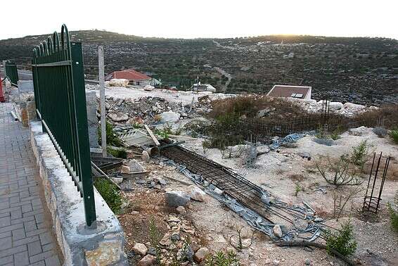 Will government implement plan to regulate both Israeli and Palestinian land in Area C?