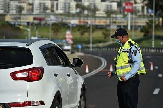 Police to set up over 300 checkpoints across the country to enforce 3rd lockdown