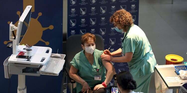 Health Minister: 210,000 Israelis vaccinated this week