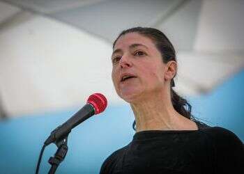 Poll: Labor scrapes by electoral threshold, Likud maintains lead