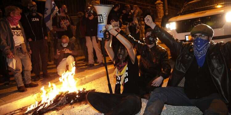 Anti-Netanyahu protests continue into 2021