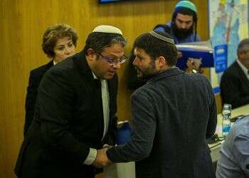 As election race heats up, small factions struggle to find their footing