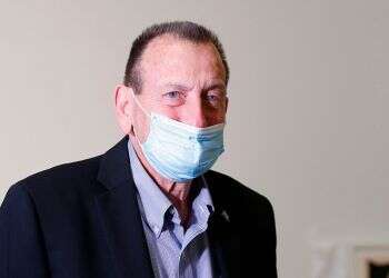 Falling flat in polls, Ron Huldai drops out of Knesset race