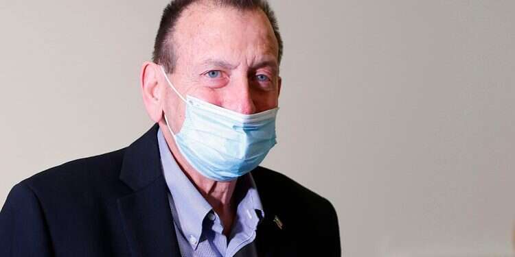 Falling flat in polls, Ron Huldai drops out of Knesset race