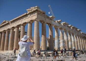 Israel, Greece working on COVID-safe tourism deal