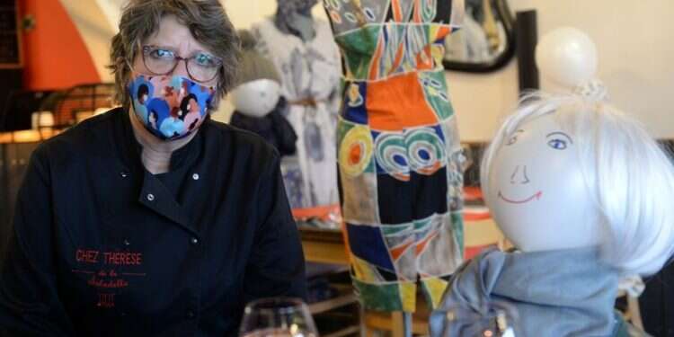 Missing customers, Belgian restaurateur serves mannequins