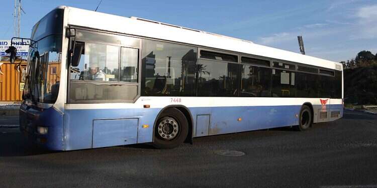 Electreon's road-charged electric bus acculumates energy while in motion