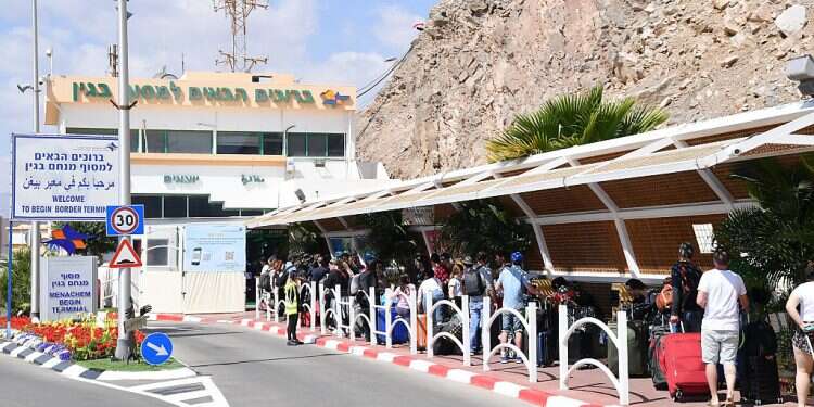 Taba crossing to Sinai reopens after a year