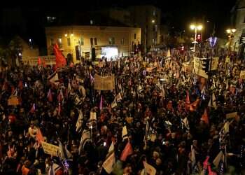 Thousands protest against Netanyahu ahead of election