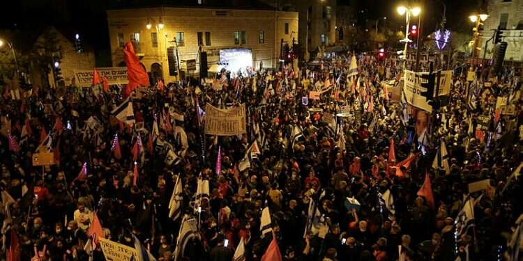 Thousands protest against Netanyahu ahead of election