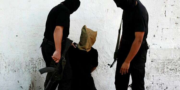 Unprecedented ruling helps Palestinian collaborators sue PA for torture