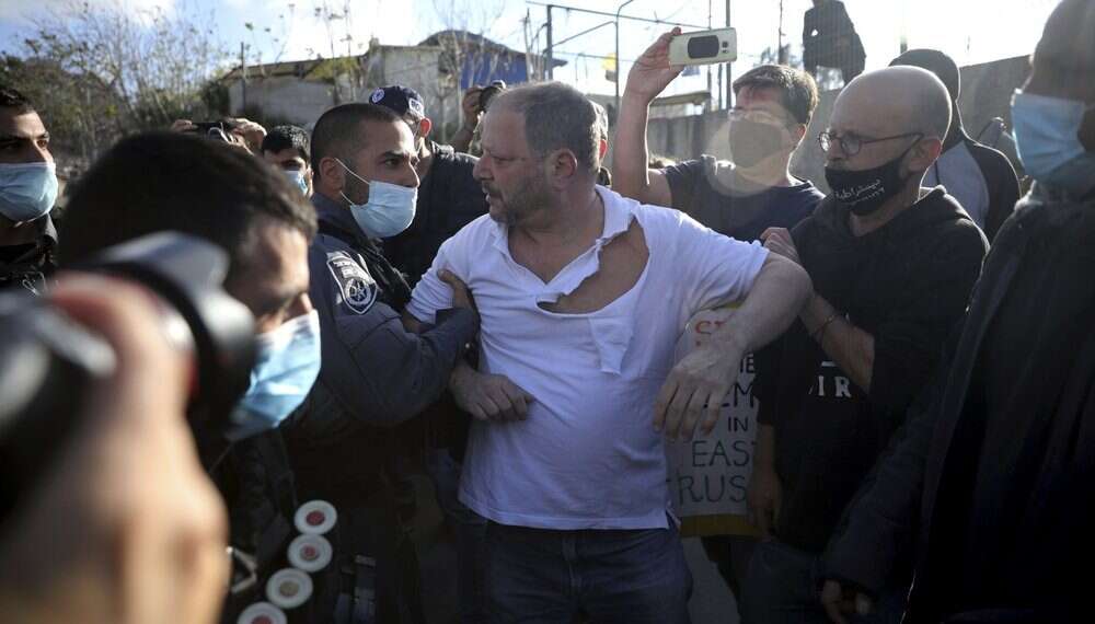 Police injure MK during clashes with protesters in Jerusalem