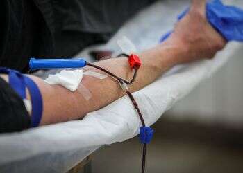 Hundreds give blood to save IDF veteran who set himself on fire