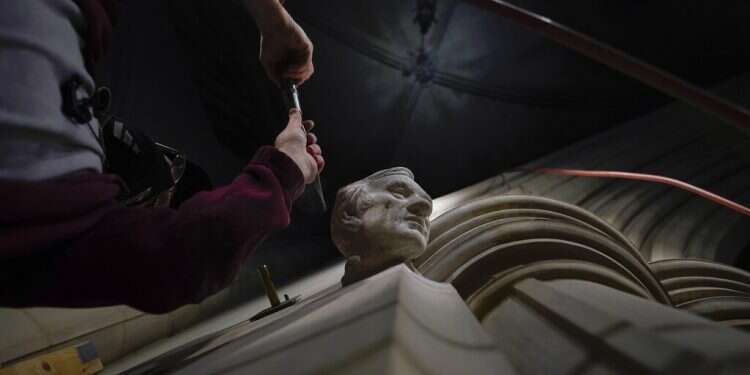 Nobel Laureate Elie Wiesel gets seat at National Cathedral