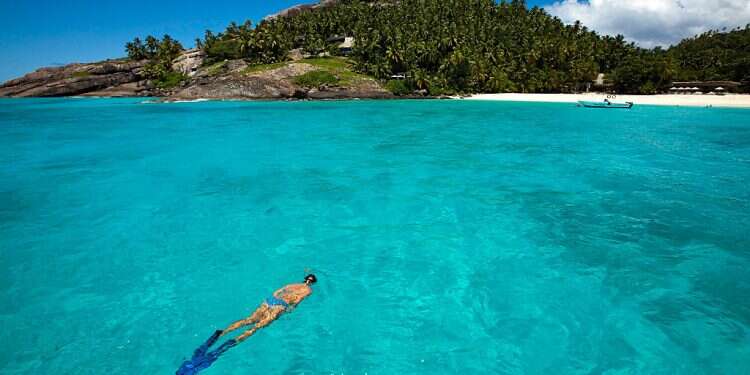 Israelis would rather travel abroad than find true love, poll shows