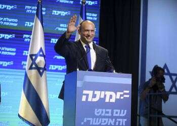 Bennett meets with Netanyahu, Lapid as political logjam looms