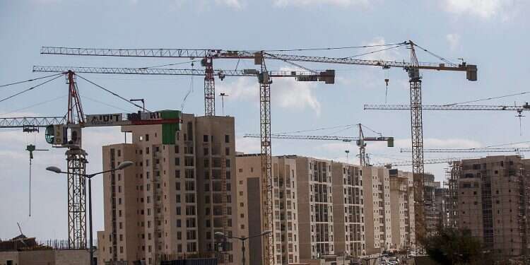 Construction is underway in a settlement near east Jerusalem Political pressure hinders Jewish construction in east Jerusalem, report finds