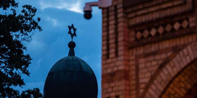 Suspects arrested for vandalizing German synagogues cite Israel-Gaza fighting