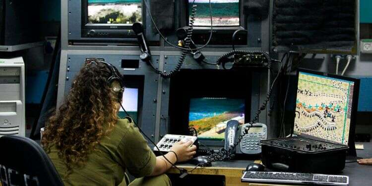 IDF parents claim daughters sexually harassed while serving as lookouts