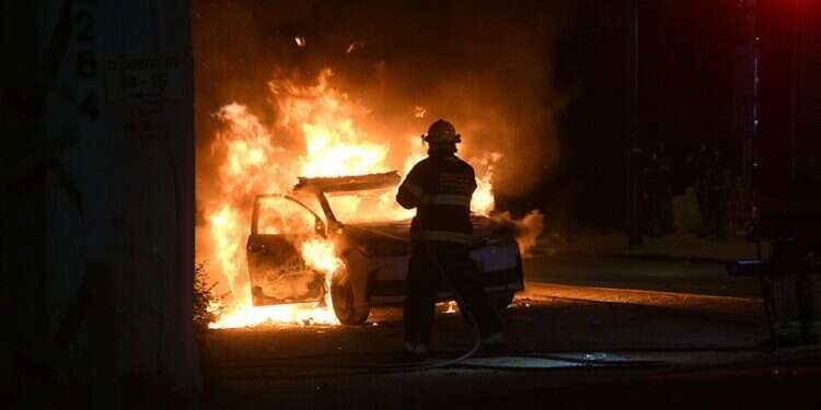 IDF soldier brutally beaten by Arab Israelis in Jaffa in stable condition