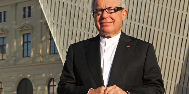 Daniel Libeskind Architect of World Trade Center memorial to lead Tree of Life reconstruction