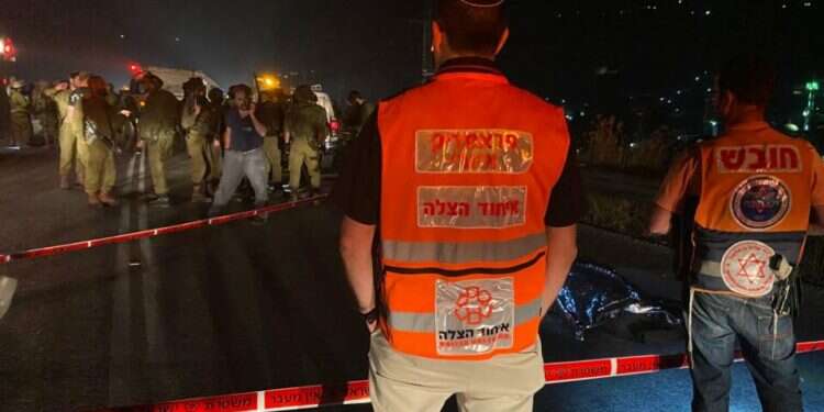 2 IDF soldiers wounded in shooting near Yitzhar