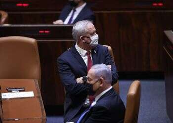 Netanyahu, Gantz deny report of new power-sharing deal